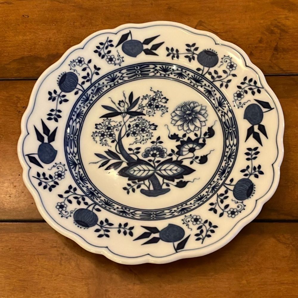 Plate - Picture 1 of 2